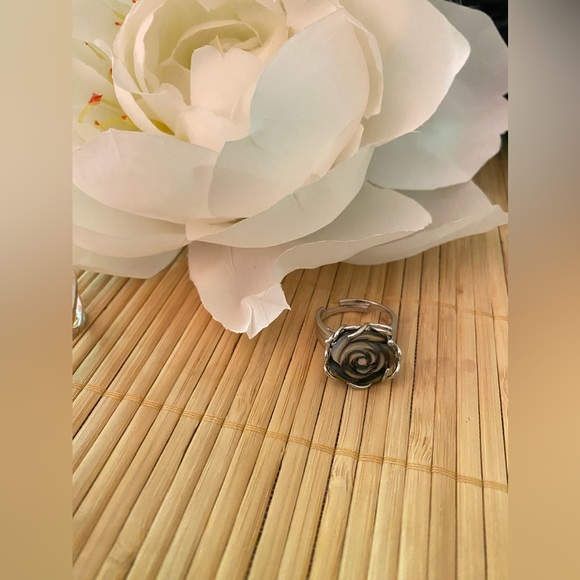 Genuine Abalone Solid Sterling Silver 925 Stamp Flower/Rose One Size Adj… - Picture 6 of 15